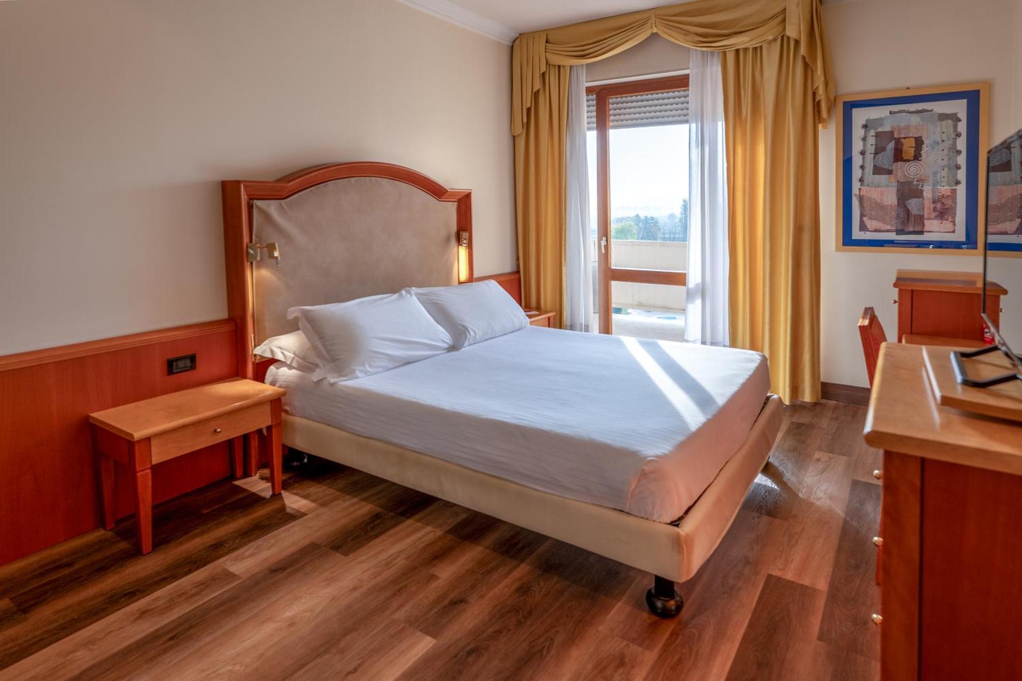 Galzignano Resort Terme & Golf - Hotel Sporting Galzignano Terme ภายนอก รูปภาพ